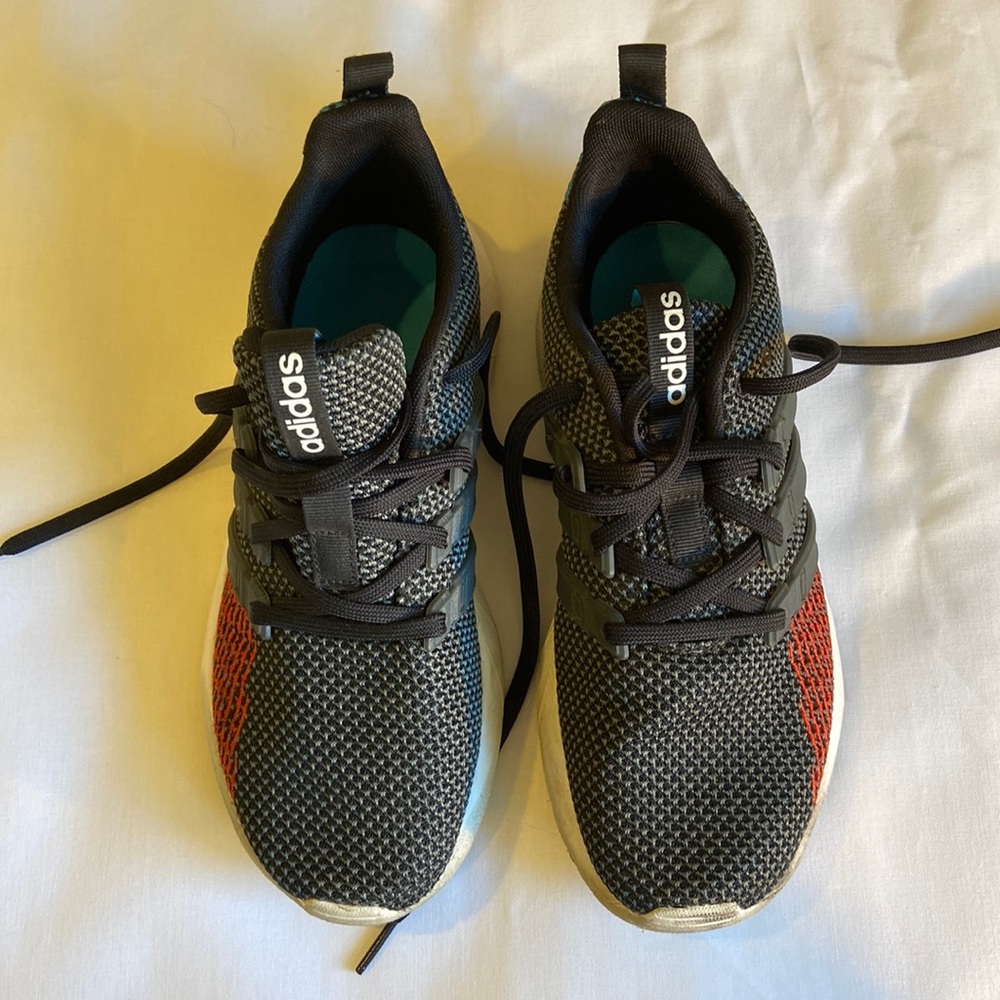 Kids adidas running shoes size 5.5